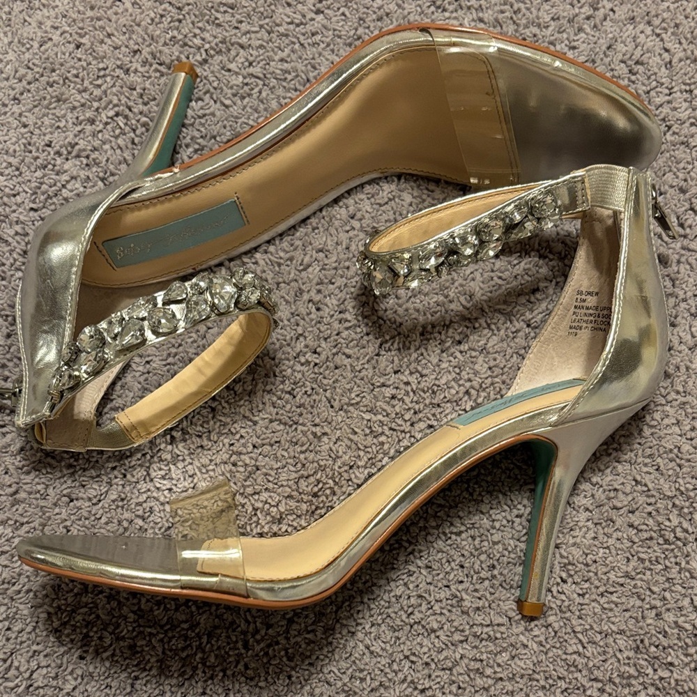 Betsy Johnson Silver Heels with Crystal Embellishments Size 8.5